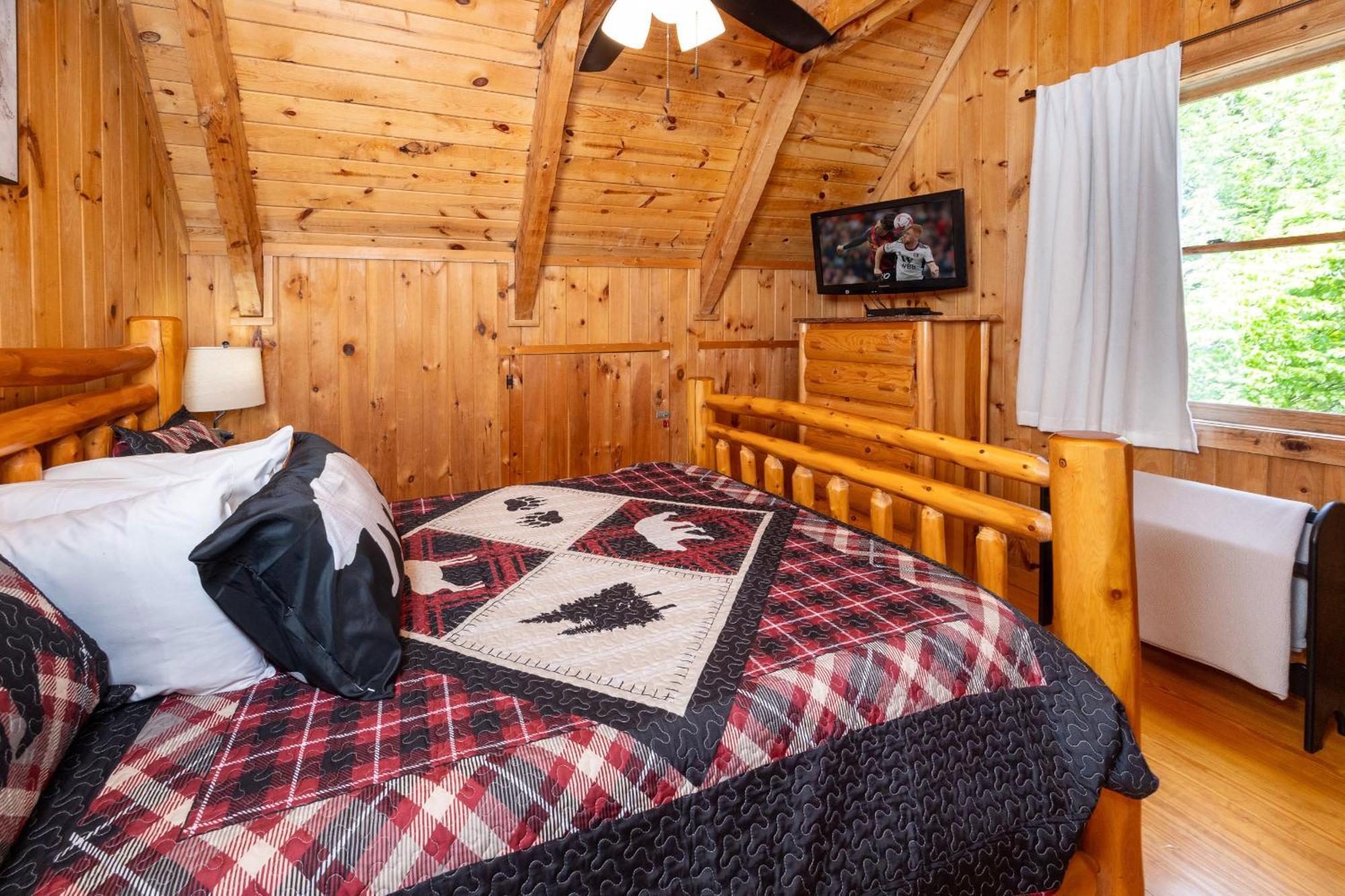Yoli Bear Hideaway Villa Сивиървил Екстериор снимка