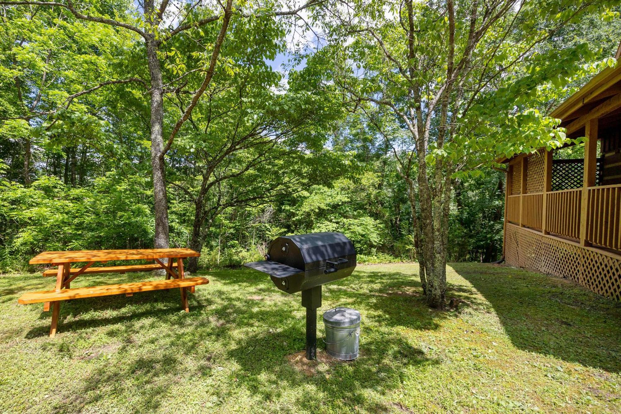 Yoli Bear Hideaway Villa Сивиървил Екстериор снимка
